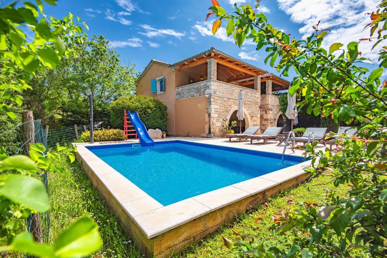 Villa Casa Karnevali à Žminj Extérieur photo